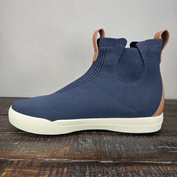 NEW Vessi Weekend Chelsea Mens Size 9 Waterproof Shoes Sea on Off White